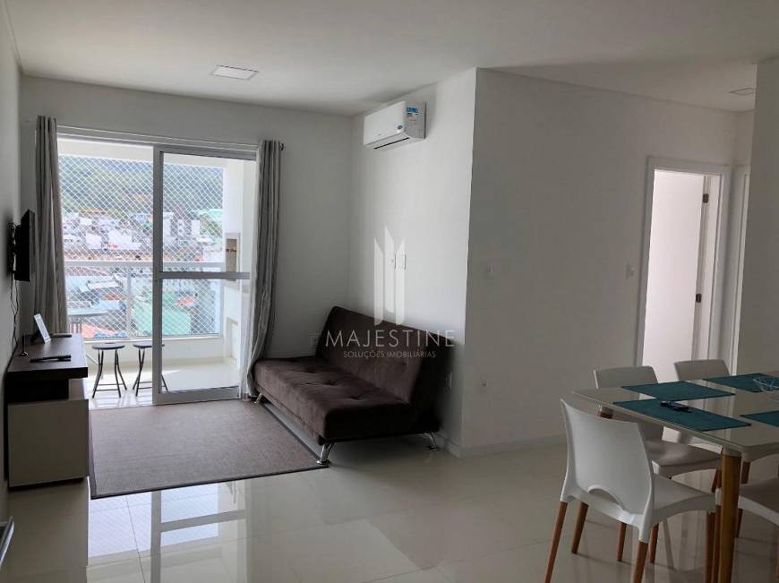 Foto 1 de Apartamento com 2 Quartos para alugar, 67m² em Nacoes, Balneário Camboriú