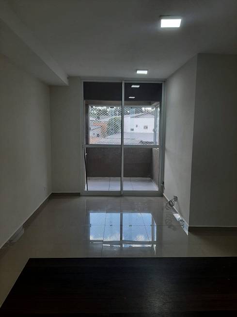 Foto 2 de Apartamento com 2 Quartos para alugar, 57m² em Pinheirinho, Curitiba