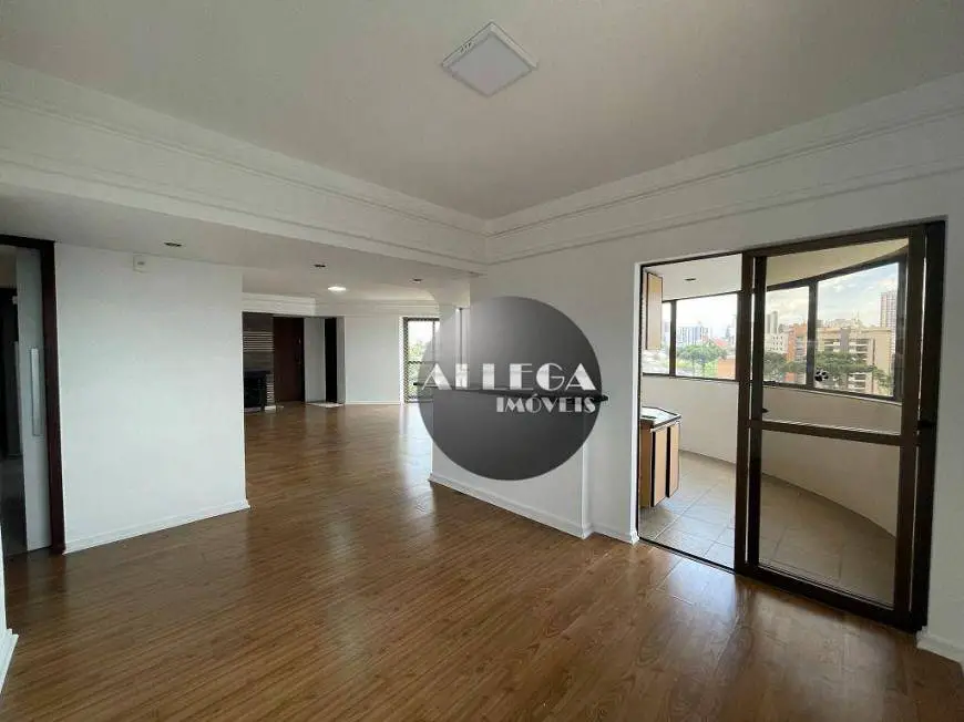 Foto 2 de Apartamento com 3 Quartos para alugar, 210m² em Bigorrilho, Curitiba