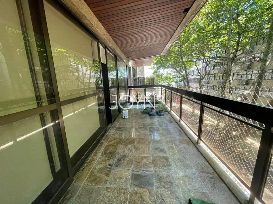 Foto 1 de Apartamento com 3 Quartos para alugar, 230m² em Leblon, Rio de Janeiro