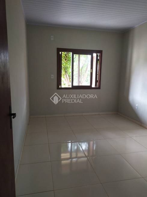 Foto 3 de Casa com 2 Quartos à venda, 64m² em Stella Maris, Alvorada