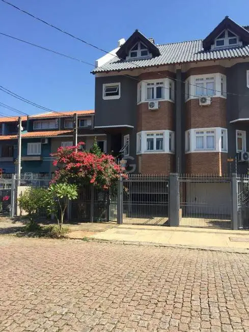 Foto 1 de Casa com 3 Quartos à venda, 284m² em Jardim Planalto, Porto Alegre