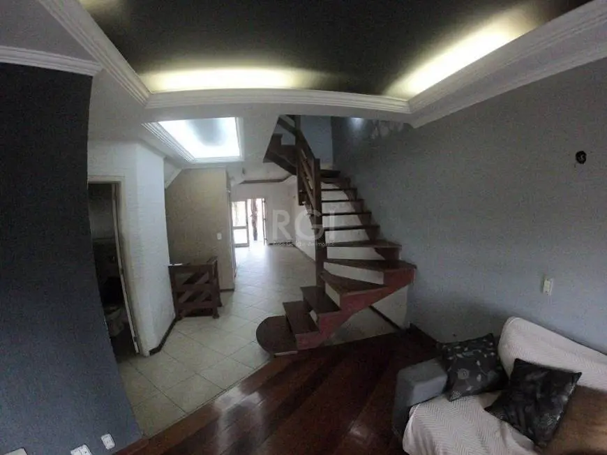 Foto 2 de Casa com 3 Quartos à venda, 284m² em Jardim Planalto, Porto Alegre