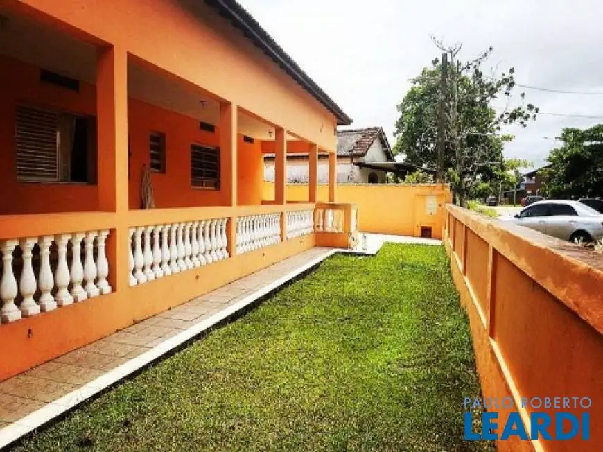 Foto 2 de Casa com 4 Quartos à venda, 400m² em Barra do Ribeira, Iguape
