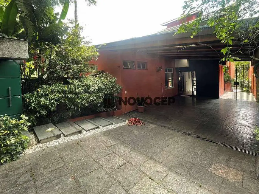 Foto 3 de Casa com 4 Quartos à venda, 404m² em Vila Pirajussara, São Paulo
