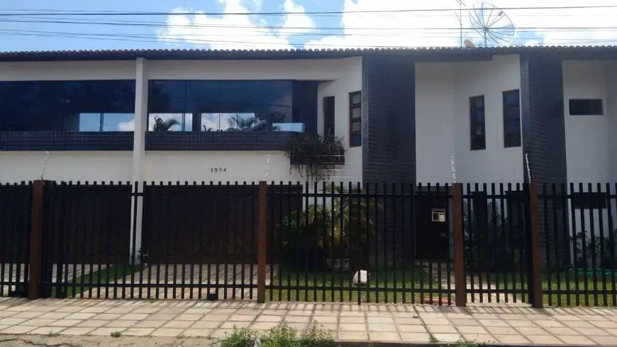 Foto 1 de Casa com 5 Quartos para alugar, 617m² em Lagoa Nova, Natal