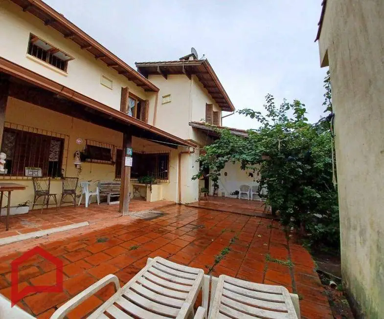 Foto 1 de Casa com 5 Quartos para alugar, 215m² em Santo André, São Leopoldo