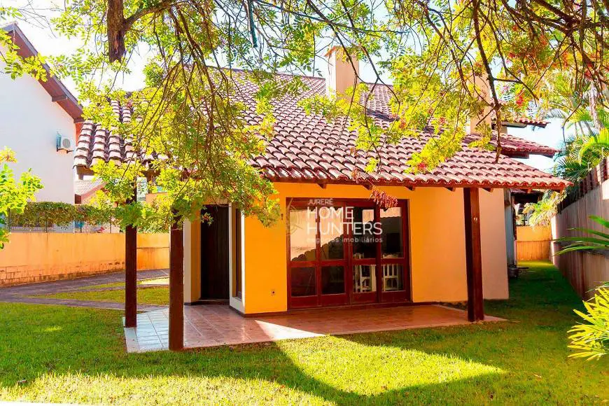 Foto 3 de Casa com 6 Quartos para venda ou aluguel, 299m² em Jurerê Internacional, Florianópolis