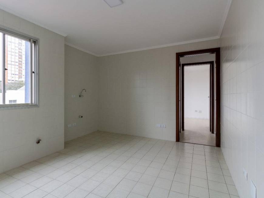 Foto 2 de Apartamento com 1 Quarto à venda, 29m² em Água Verde, Curitiba
