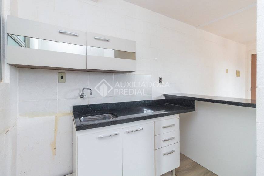 Foto 4 de Apartamento com 2 Quartos para alugar, 40m² em Campo Novo, Porto Alegre