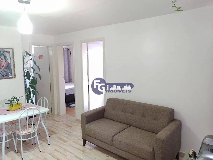Foto 2 de Apartamento com 2 Quartos à venda, 43m² em Sitio Cercado, Curitiba