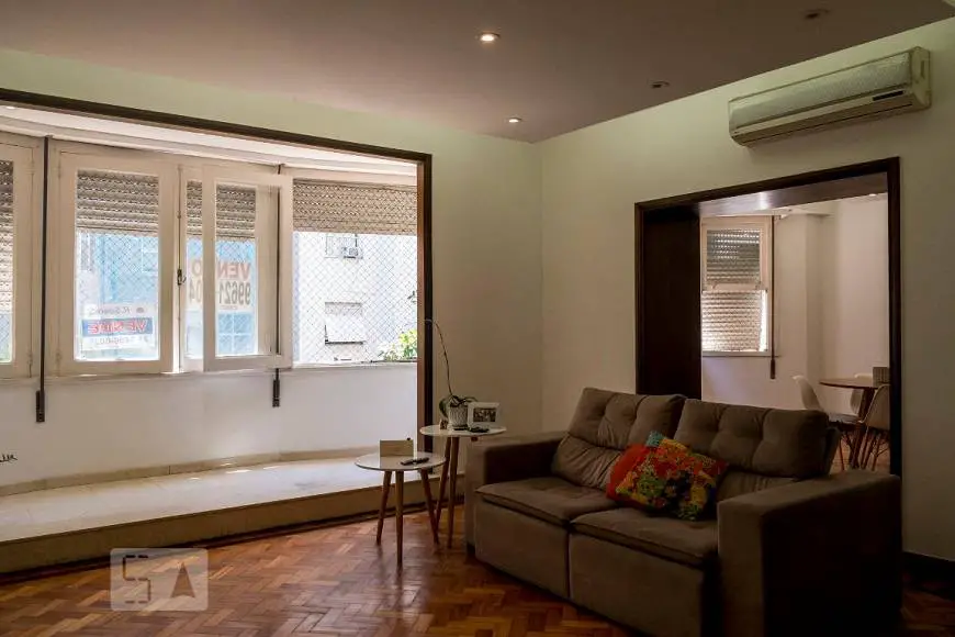 Foto 1 de Apartamento com 3 Quartos para alugar, 220m² em Leme, Rio de Janeiro