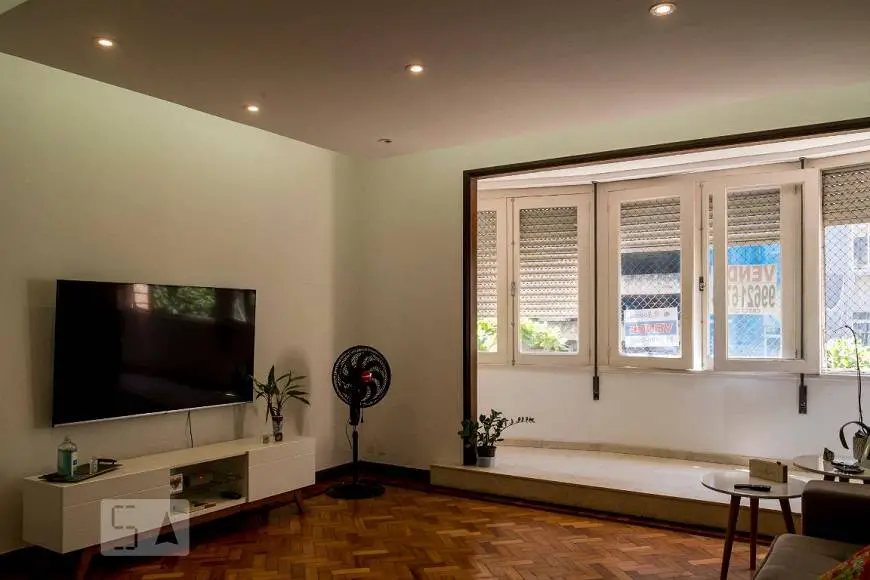 Foto 2 de Apartamento com 3 Quartos para alugar, 220m² em Leme, Rio de Janeiro