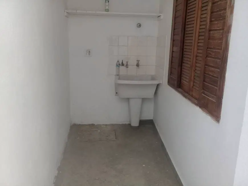Foto 3 de Casa com 2 Quartos para alugar, 80m² em Vila Romana, São Paulo
