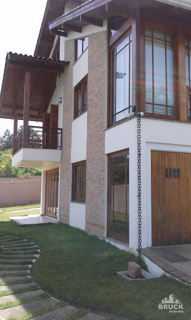 Foto 2 de Casa com 3 Quartos à venda, 280m² em Vila Nova, Porto Alegre