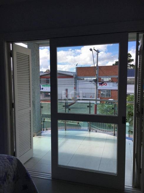 Foto 4 de Casa com 5 Quartos à venda, 248m² em Sarandi, Porto Alegre