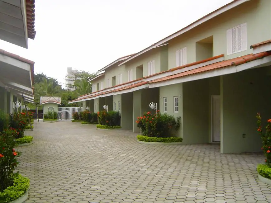 Foto 1 de Casa de Condomínio com 2 Quartos à venda, 82m² em Centro, Mongaguá