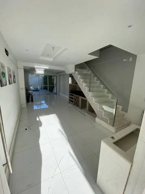 Foto 2 de Casa de Condomínio com 3 Quartos à venda, 268m² em Recreio Dos Bandeirantes, Rio de Janeiro
