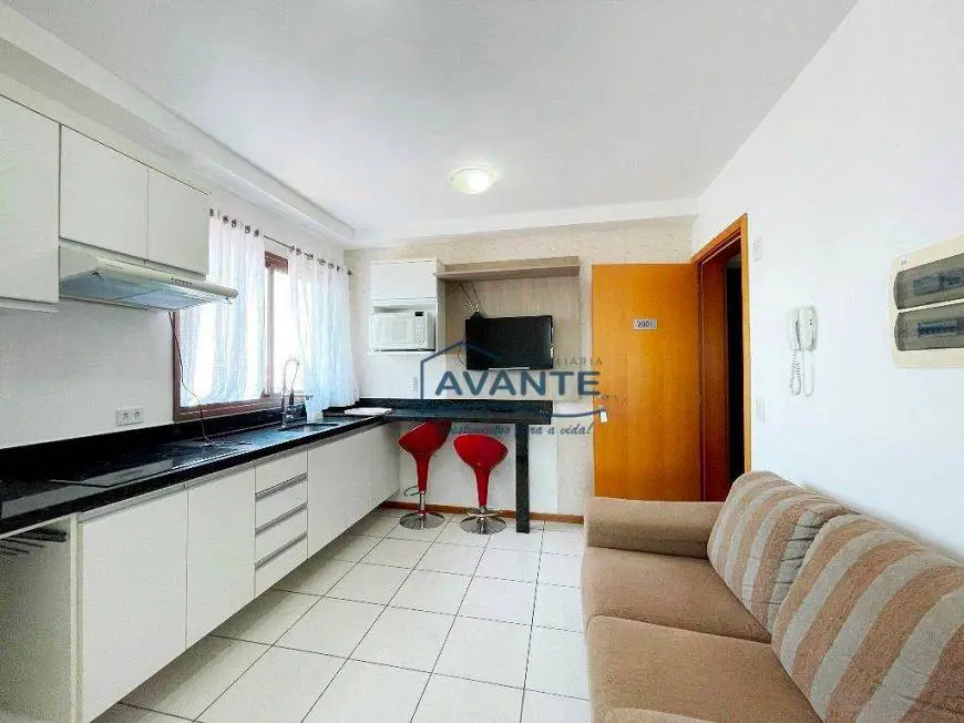 Foto 1 de Apartamento com 1 Quarto para alugar, 33m² em Centro, Curitiba