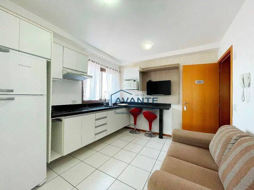 Foto 2 de Apartamento com 1 Quarto para alugar, 33m² em Centro, Curitiba
