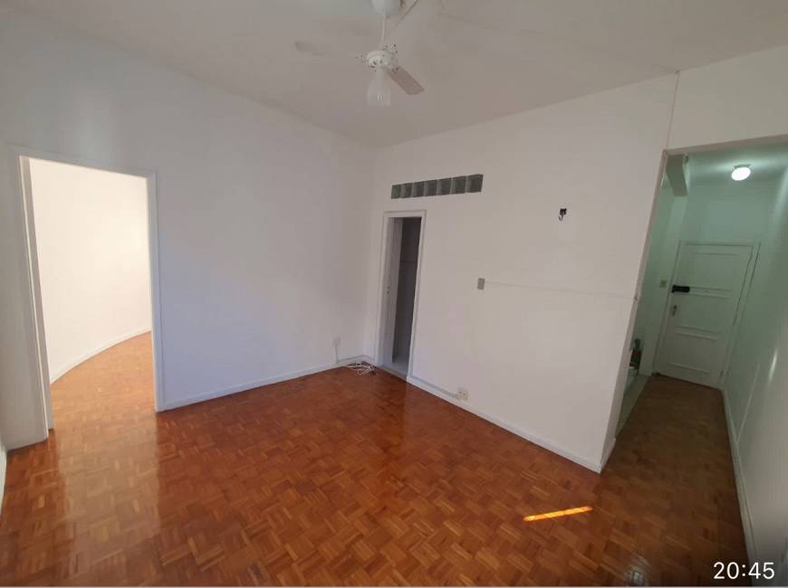 Foto 1 de Apartamento com 1 Quarto para alugar, 45m² em Leme, Rio de Janeiro