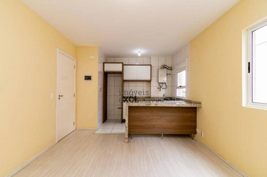 Foto 1 de Apartamento com 1 Quarto para alugar, 33m² em Novo Mundo, Curitiba