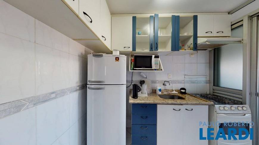 Foto 4 de Apartamento com 2 Quartos à venda, 71m² em Aclimação, São Paulo