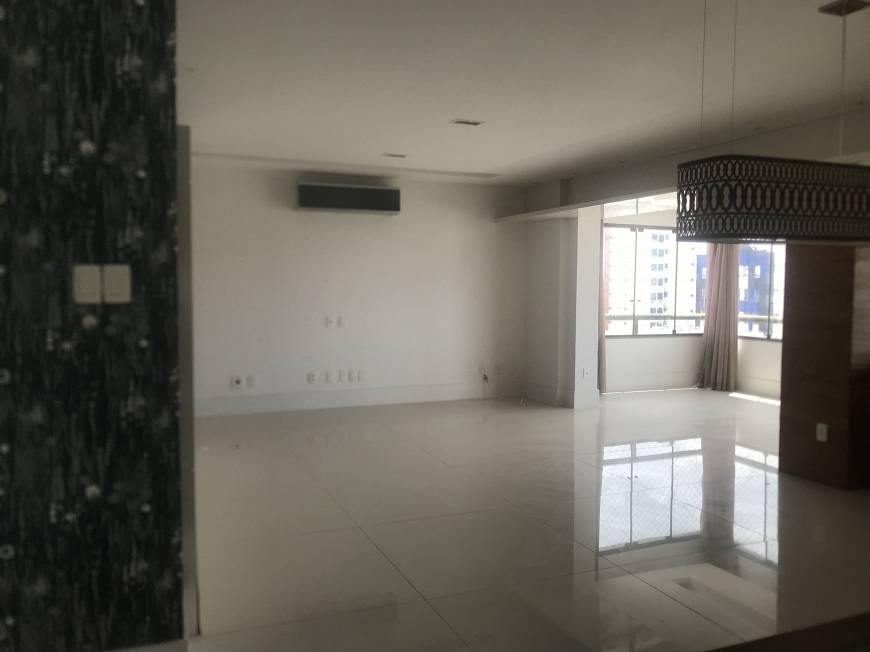 Foto 5 de Apartamento com 4 Quartos para venda ou aluguel, 197m² em Pituba, Salvador