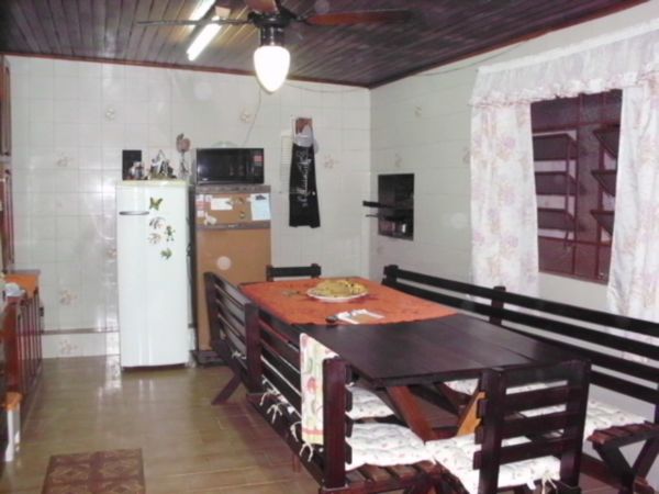 Foto 3 de Casa com 3 Quartos à venda, 85m² em Jardim Itú Sabará, Porto Alegre