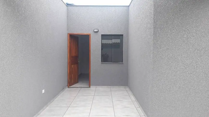Foto 3 de Casa com 3 Quartos para alugar, 54m² em Parque das Araucarias, Piraquara