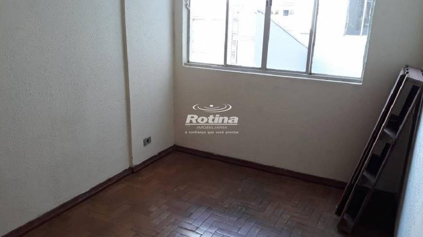 Foto 4 de Apartamento com 3 Quartos para alugar, 90m² em Centro, Uberlândia