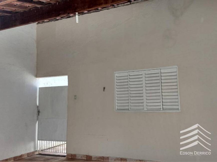 Foto 3 de Casa com 2 Quartos para alugar, 60m² em Mantiqueira, Pindamonhangaba