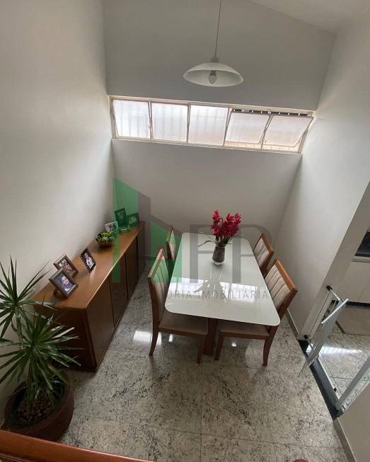 Foto 4 de Casa com 3 Quartos à venda, 288m² em Conjunto Califórnia, Belo Horizonte