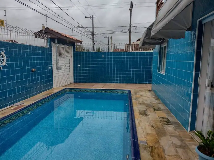 Foto 1 de Casa com 3 Quartos à venda, 145m² em Maracanã, Praia Grande