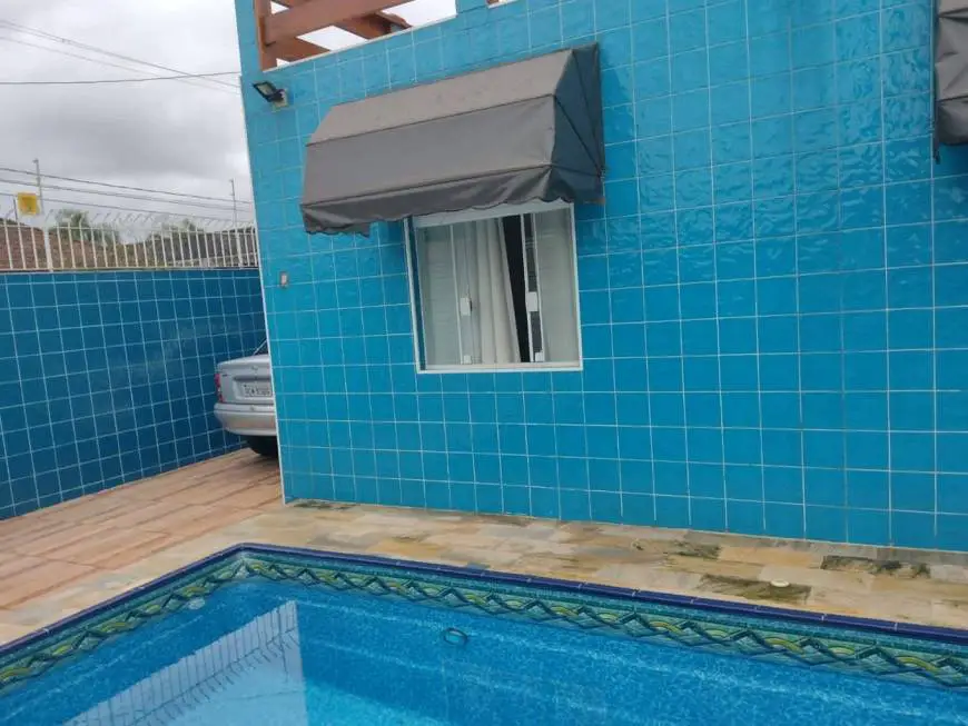 Foto 2 de Casa com 3 Quartos à venda, 145m² em Maracanã, Praia Grande