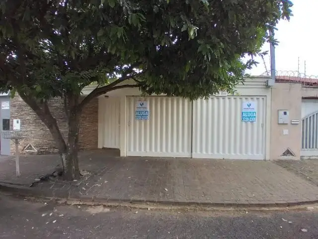 Foto 1 de Casa com 3 Quartos para alugar, 158m² em Vigilato Pereira, Uberlândia