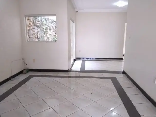 Foto 3 de Casa com 3 Quartos para alugar, 158m² em Vigilato Pereira, Uberlândia