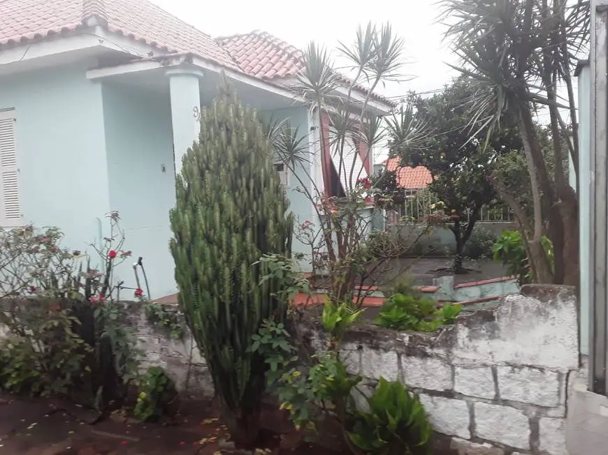 Foto 1 de Casa com 4 Quartos à venda, 243m² em Medianeira, Porto Alegre