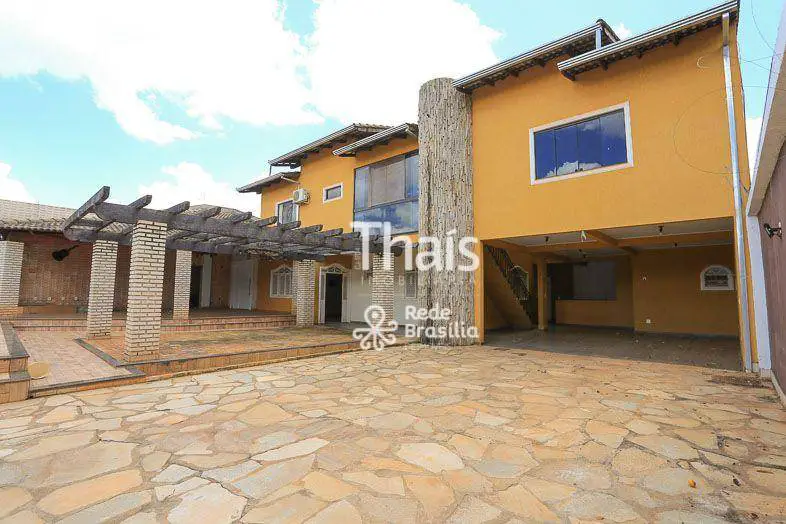 Foto 1 de Casa com 4 Quartos para alugar, 600m² em Setor Habitacional Samambaia, Vicente Pires