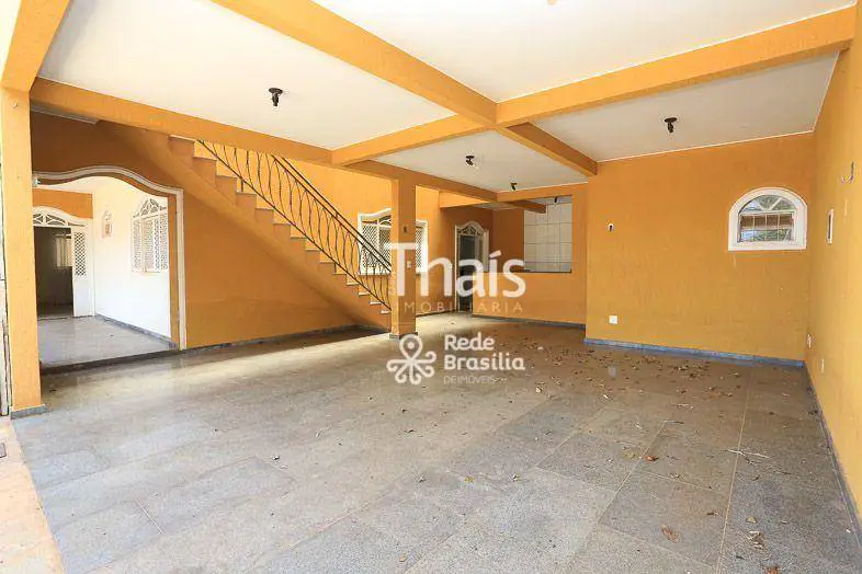 Foto 3 de Casa com 4 Quartos para alugar, 600m² em Setor Habitacional Samambaia, Vicente Pires