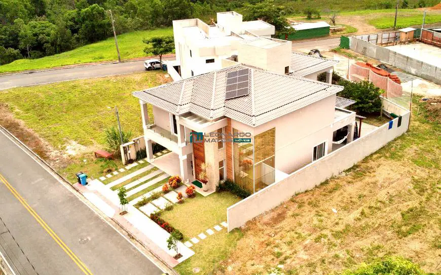 Foto 5 de Casa de Condomínio com 4 Quartos à venda, 455m² em Manguinhos, Serra