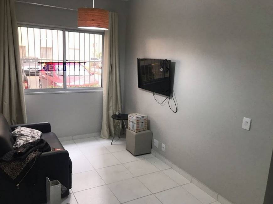 Foto 2 de Apartamento com 2 Quartos à venda, 44m² em Canhema, Diadema