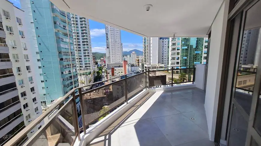 Foto 1 de Apartamento com 2 Quartos à venda, 186m² em Centro, Balneário Camboriú
