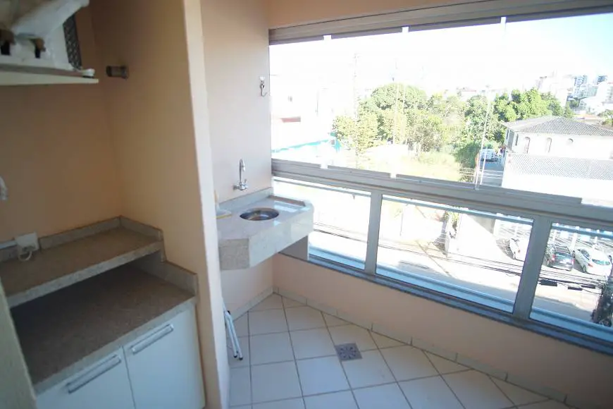 Foto 2 de Apartamento com 3 Quartos à venda, 77m² em Capoeiras, Florianópolis