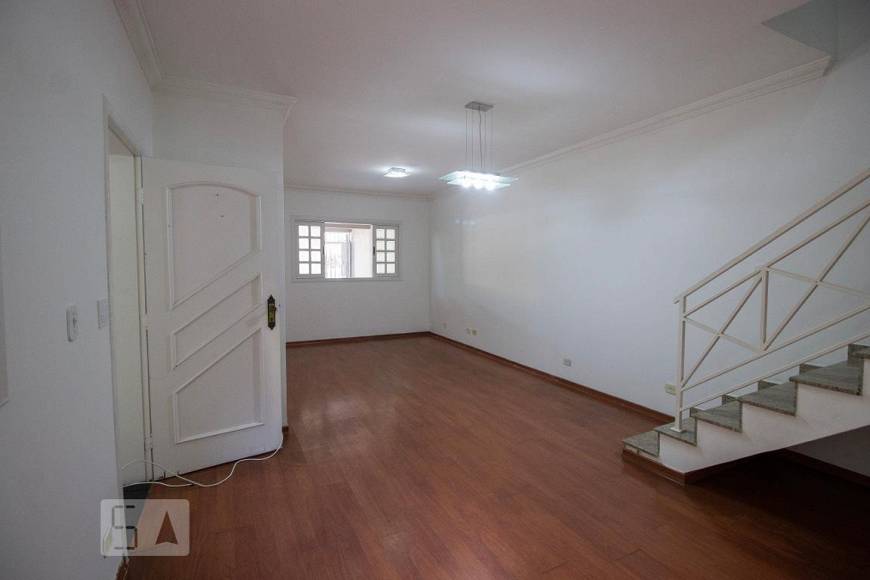 Foto 1 de Casa com 3 Quartos para alugar, 260m² em Cidade São Francisco, São Paulo