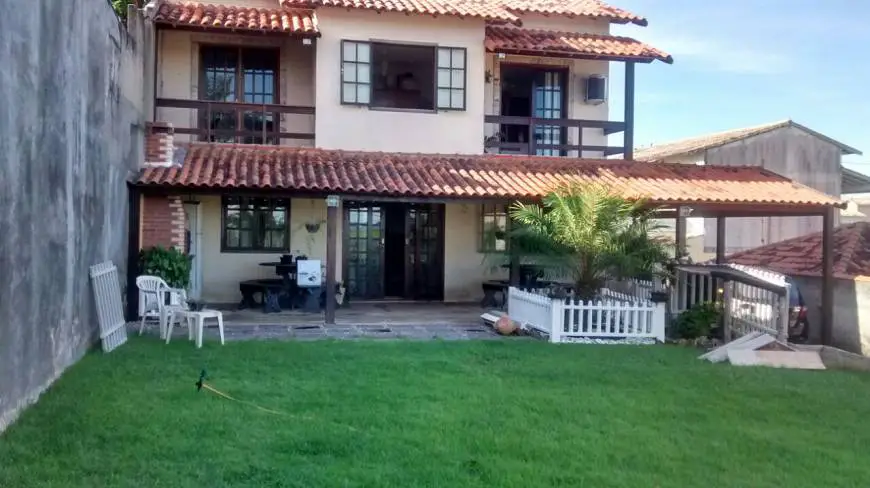 Foto 1 de Casa com 3 Quartos à venda, 180m² em Restinga de Marica, Maricá
