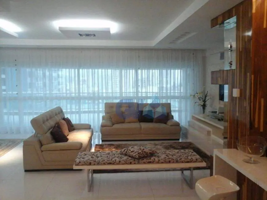 Foto 1 de Apartamento com 4 Quartos para venda ou aluguel, 365m² em Gonzaga, Santos
