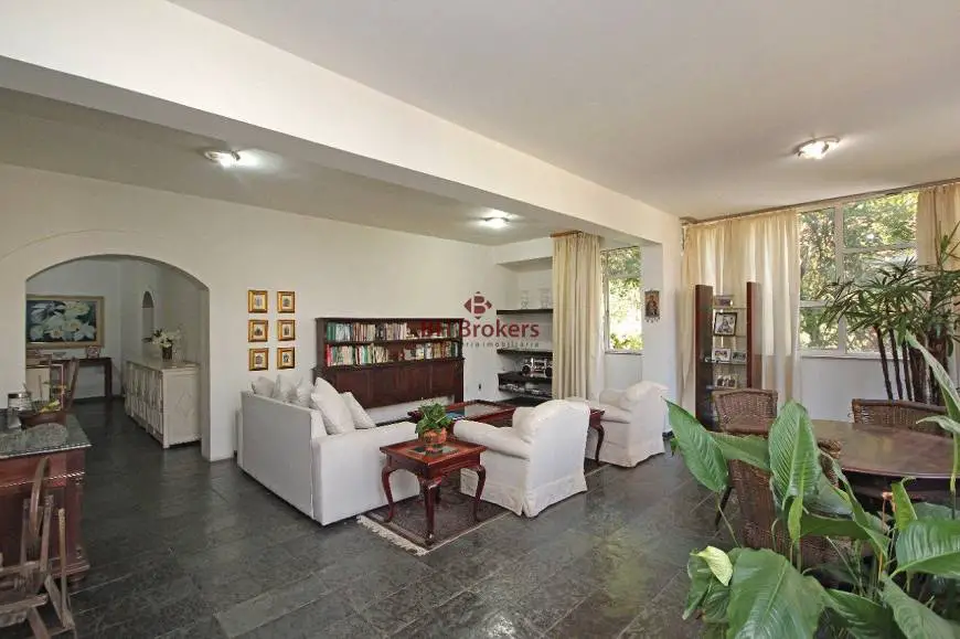 Foto 1 de Apartamento com 4 Quartos à venda, 190m² em Santo Antônio, Belo Horizonte