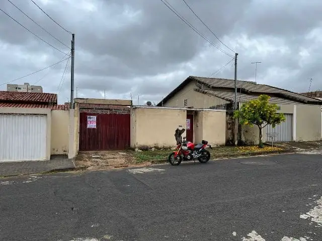 Foto 1 de Casa com 2 Quartos para alugar, 50m² em Segismundo Pereira, Uberlândia