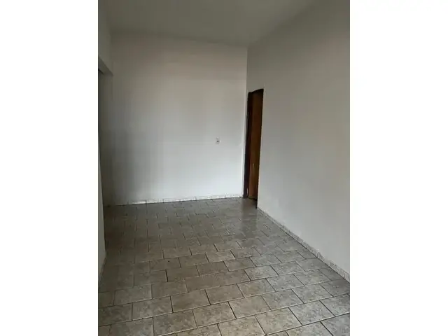 Foto 2 de Casa com 2 Quartos para alugar, 50m² em Segismundo Pereira, Uberlândia